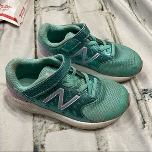 New Balance ❤️ Tennis Shoes